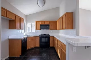 Photo #1: 2358437 Listing