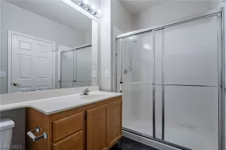 Photo #3: 2358437 Listing