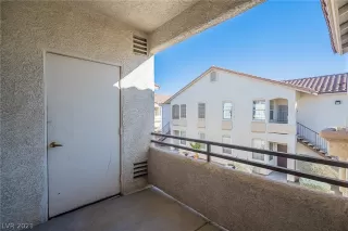 Photo #4: 2358437 Listing