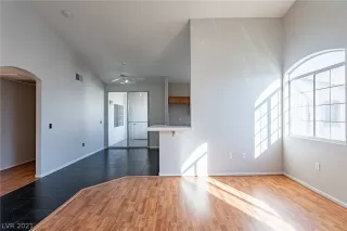 Photo #5: 2358437 Listing