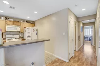 Photo #4: 2358441 Listing