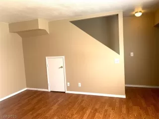 Photo #1: 2358459 Listing 