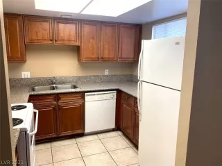 Photo #3: 2358459 Listing 