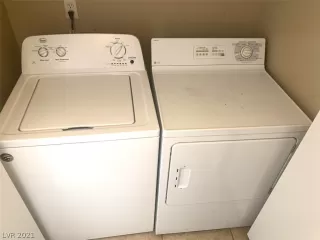 Photo #4: 2358459 Listing 