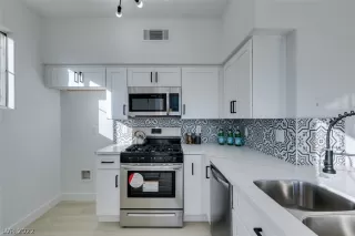 Photo #2: 2358495 Listing 