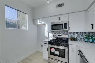 Photo #3: 2358495 Listing 