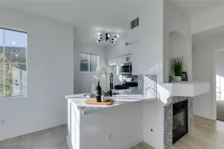 Photo #6: 2358495 Listing 