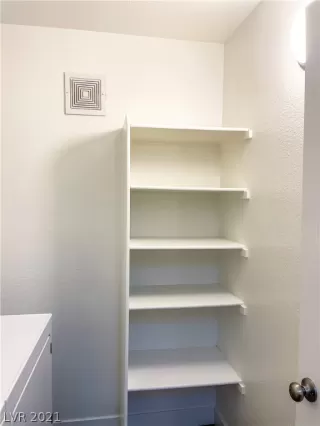 Photo #5: 2358524 Listing