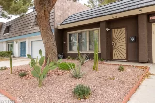 Photo #1: 2358540 Listing