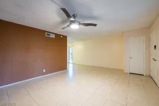 Photo #4: 2358540 Listing