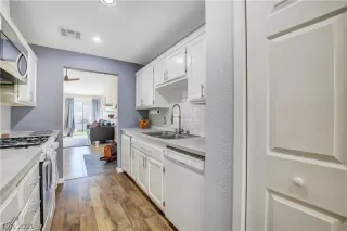 Photo #5: 2358569 Listing