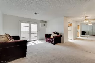 Photo #2: 2358576 Listing