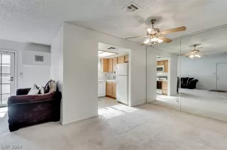 Photo #5: 2358576 Listing