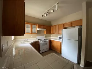 Photo #3: 2358581 Listing