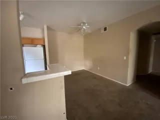 Photo #4: 2358581 Listing