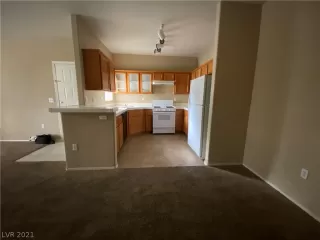 Photo #5: 2358581 Listing