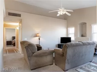 Photo #5: 2358677 Listing 