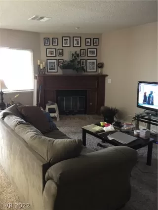 Photo #5: 2358690 Listing