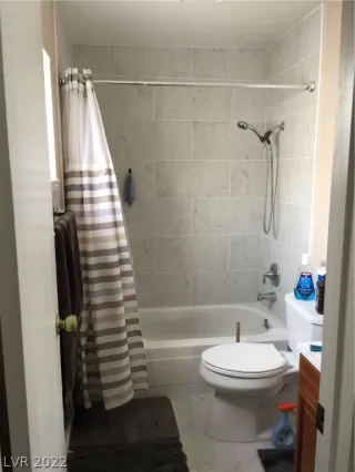 Photo #6: 2358690 Listing