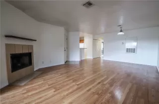 Photo #5: 2358710 Listing 