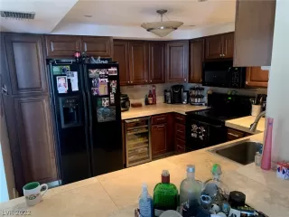 Photo #5: 2358746 Listing 