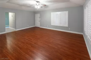 Photo #5: 2358767 Listing 