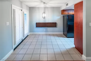 Photo #6: 2358767 Listing 