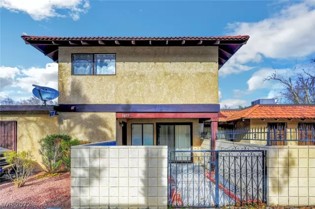 MLS: 2358771 Condo For Sale