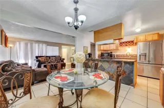 Photo #4: 2358771 Listing 