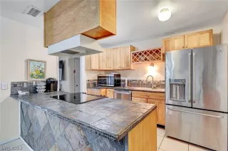 Photo #5: 2358771 Listing 