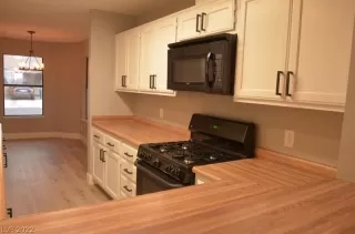 Photo #4: 2358779 Listing