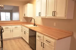 Photo #5: 2358779 Listing