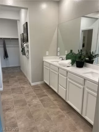 Photo #5: 2358780 Listing 