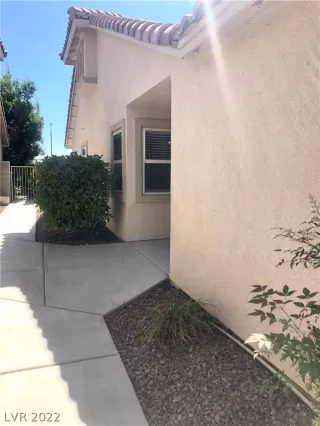 Photo #1: 2358787 Listing 