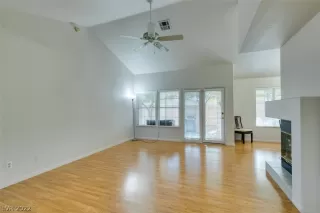 Photo #2: 2358845 Listing