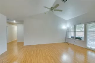 Photo #3: 2358845 Listing