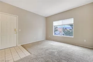 Photo #5: 2358853 Listing 