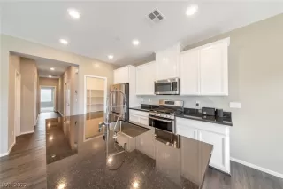 Photo #1: 2358872 Listing 