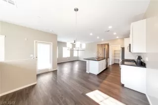 Photo #2: 2358872 Listing 