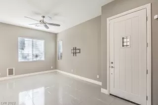 Photo #5: 2358906 Listing 