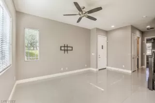 Photo #6: 2358906 Listing 