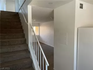 Photo #5: 2358933 Listing 