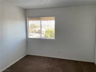 Photo #6: 2358933 Listing 