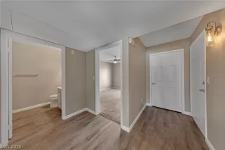 Photo #3: 2358942 Listing