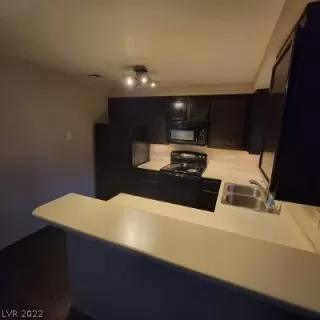 Photo #3: 2358958 Listing 