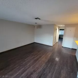 Photo #5: 2358958 Listing 