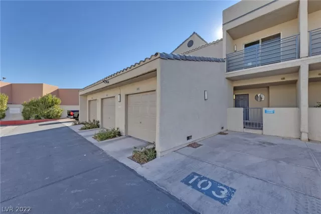 MLS: 2359002 Condo For Sale