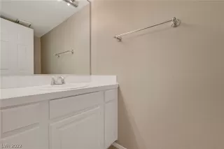 Photo #4: 2359002 Listing 