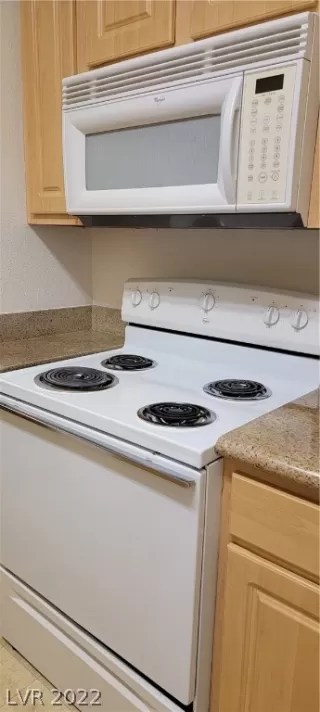 Photo #6: 2359022 Listing