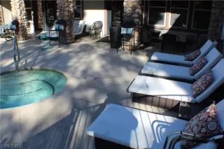 Photo #4: 2359026 Listing